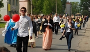 Торжественное шествие участников коллективов в ГДК «Мир» 